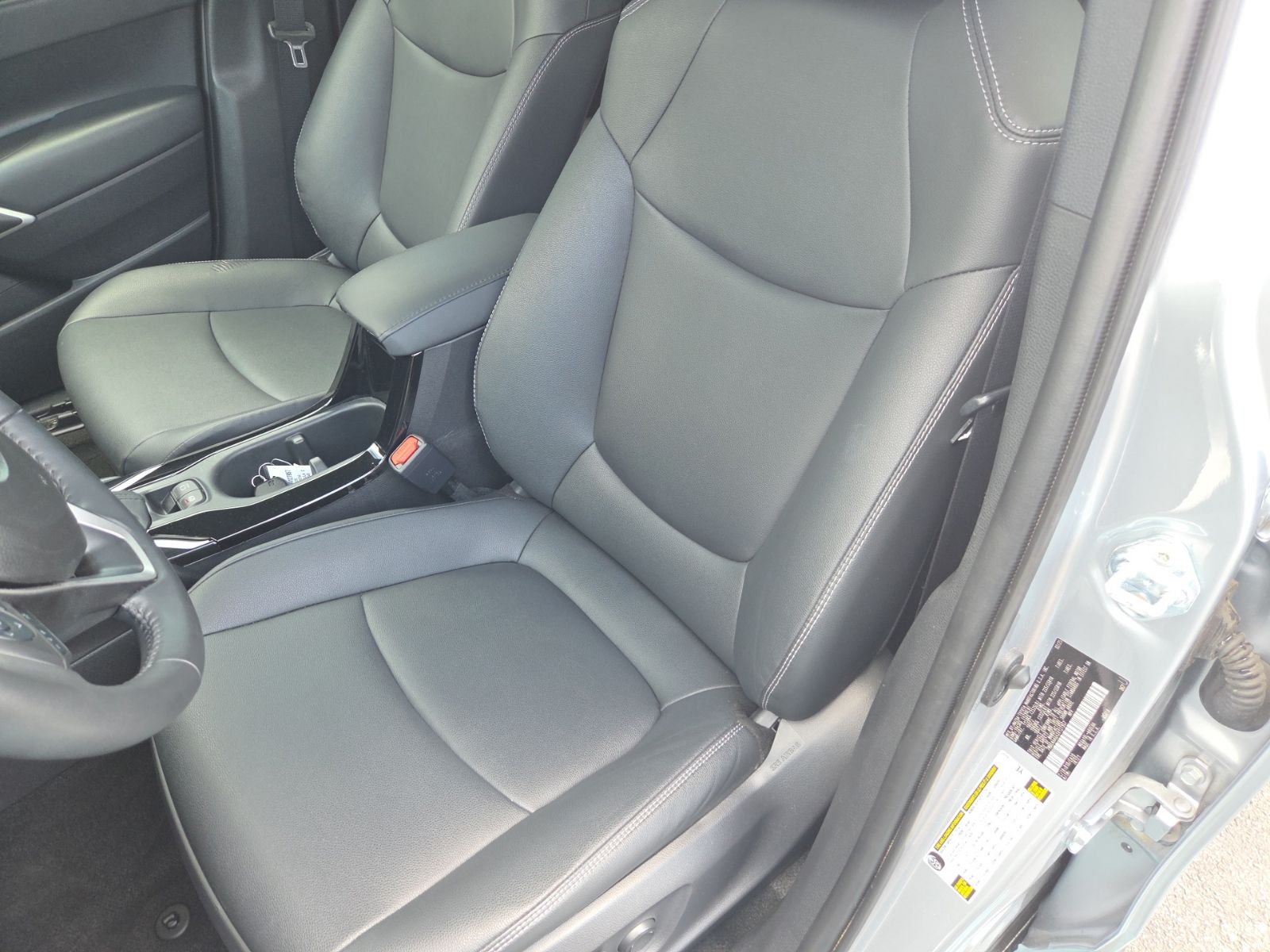 2025 Toyota Corolla Cross XLE - Photo 11