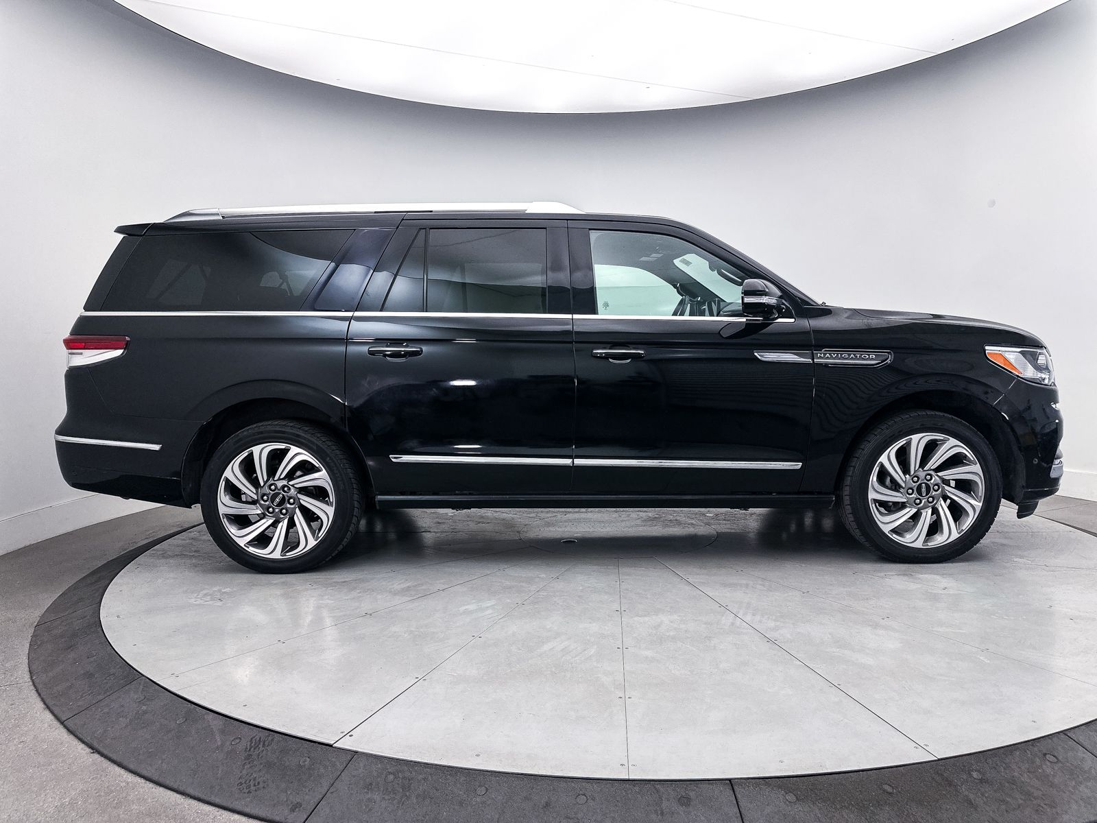 2022 Lincoln Navigator L Reserve
