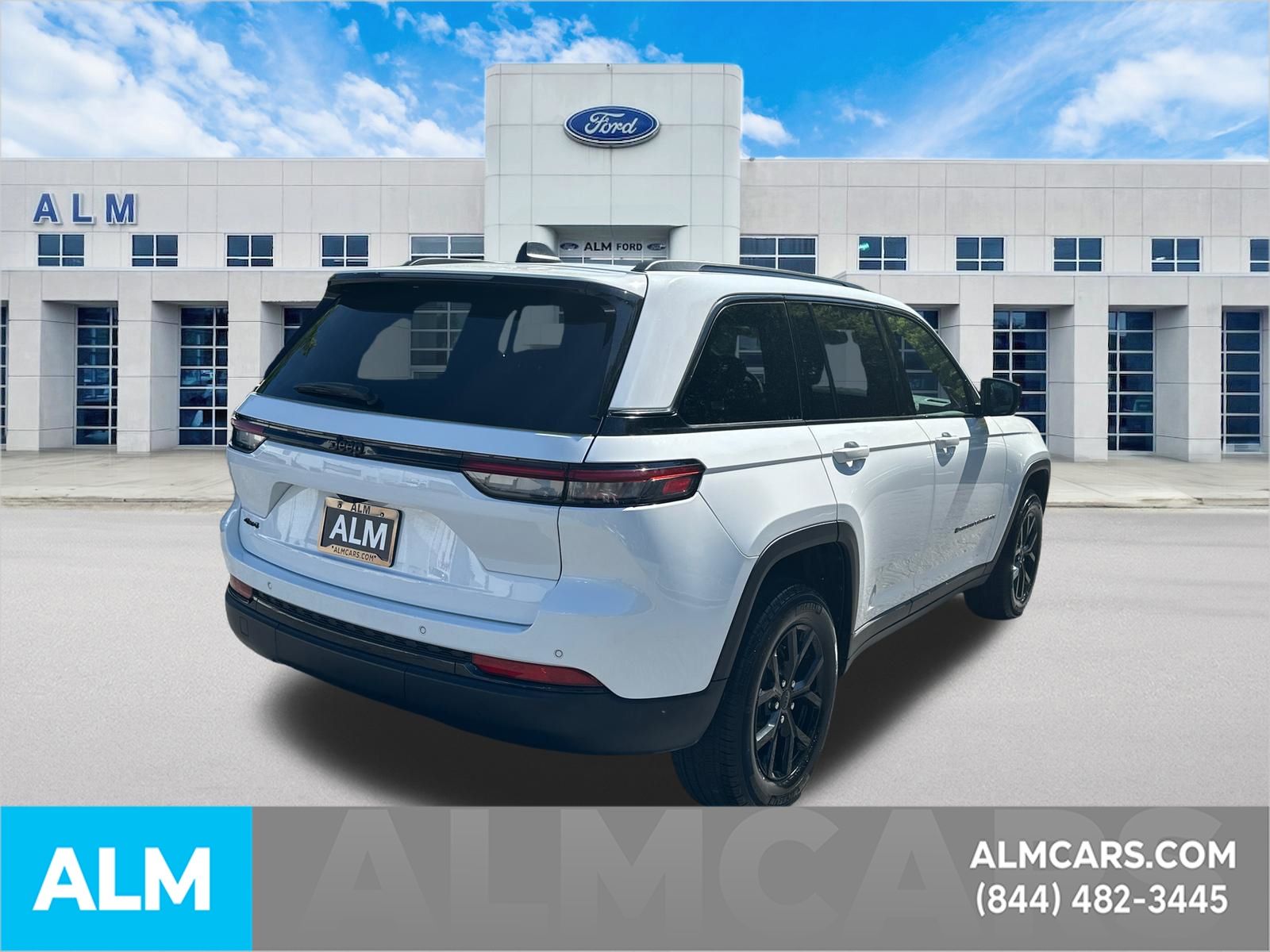Used 2025 White Jeep Altitude image 5