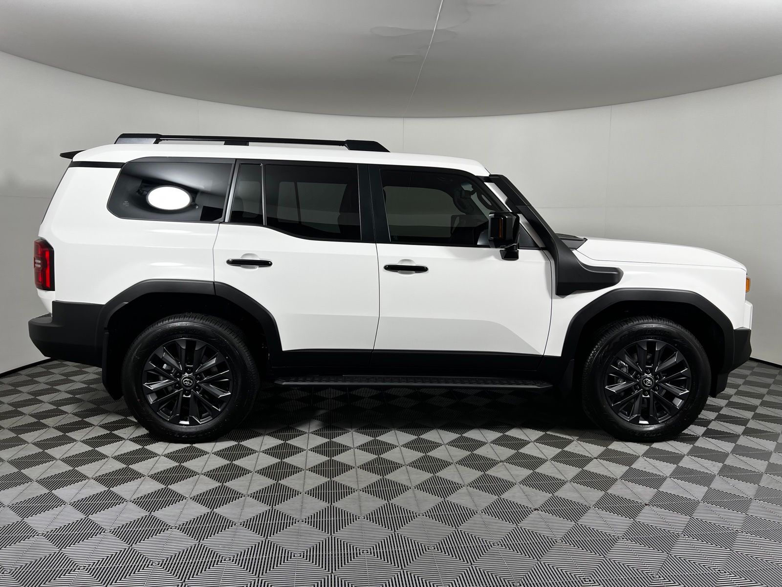 Thumbnail: 2027 Toyota Land Cruiser - 4
