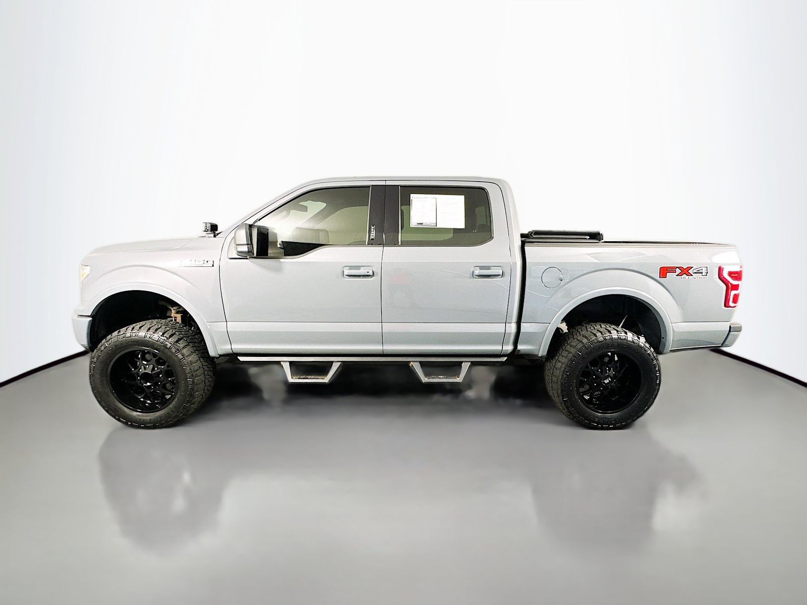 View vehicle photo 4