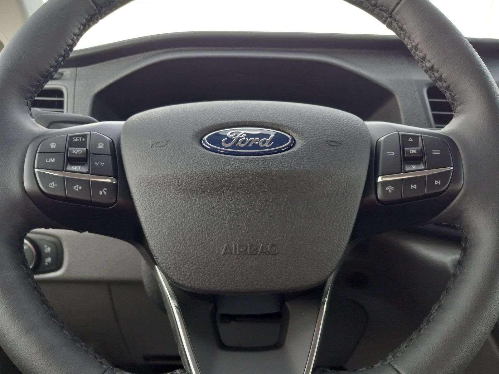 2026 Ford Transit-350 image 18