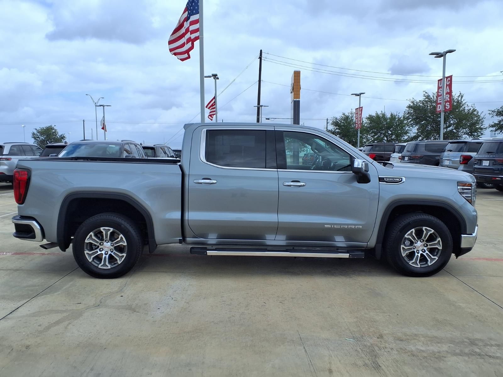 2025 GMC Sierra 1500 SLT - 3