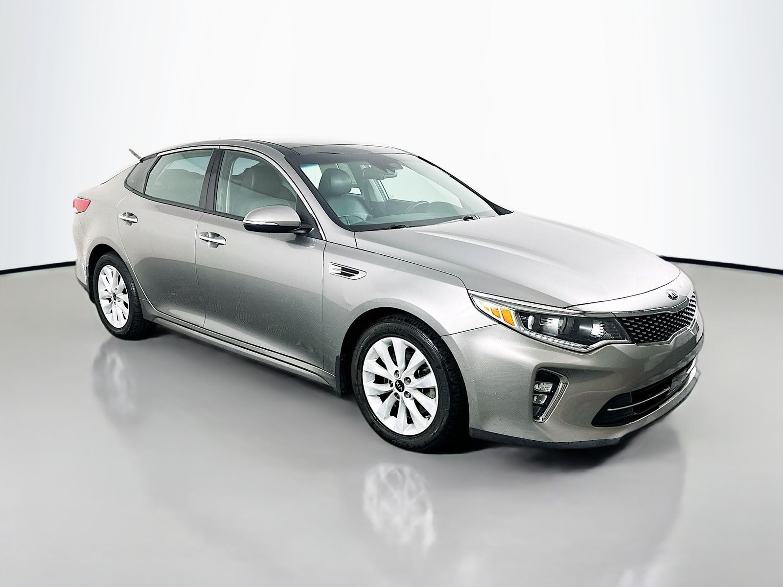 Titanium Silver 2018 Kia Optima Sedan Front-Wheel Drive 6-Speed Automatic