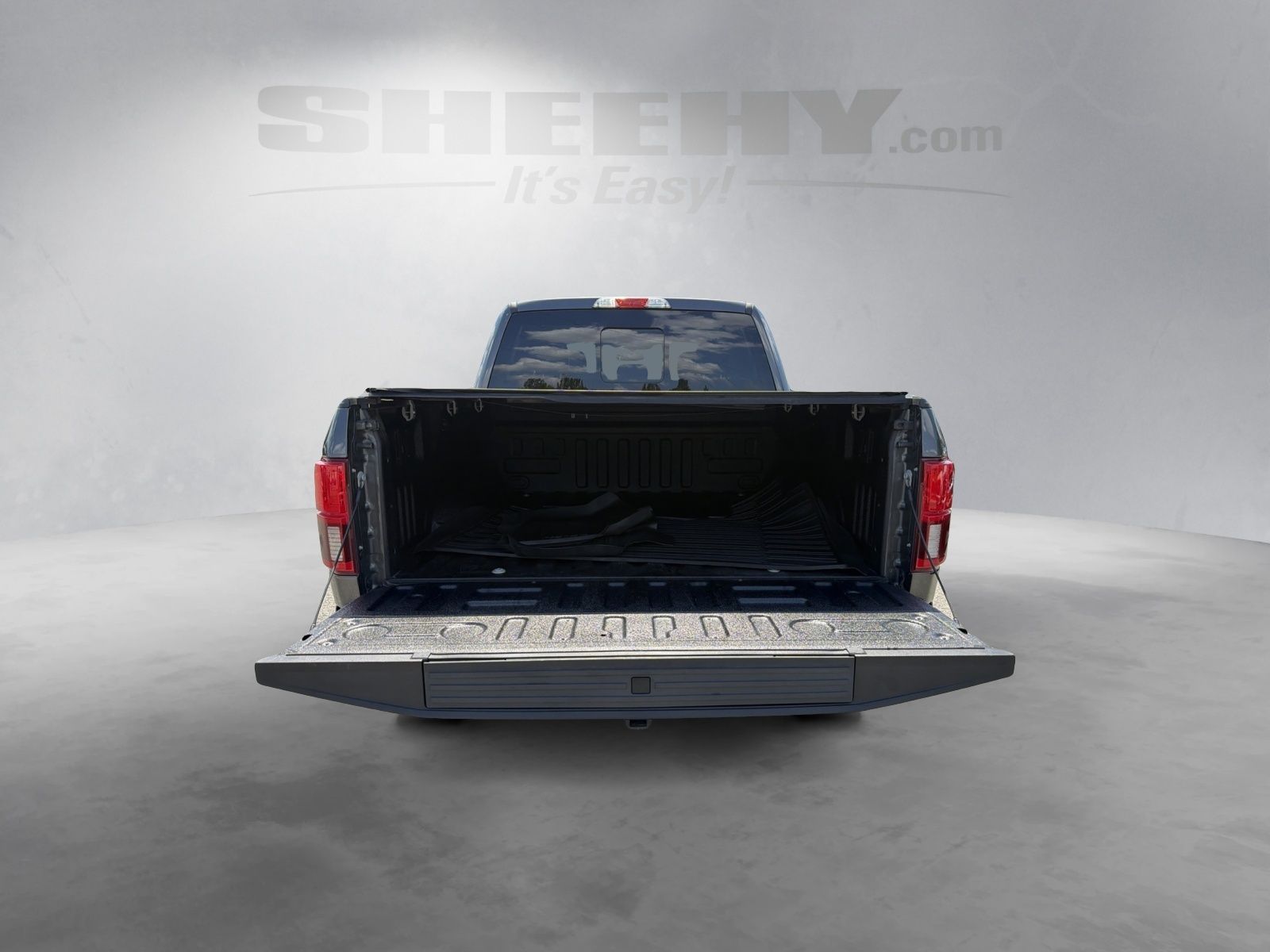 Certified Used 2020 Magnetic Ford Lariat image 26