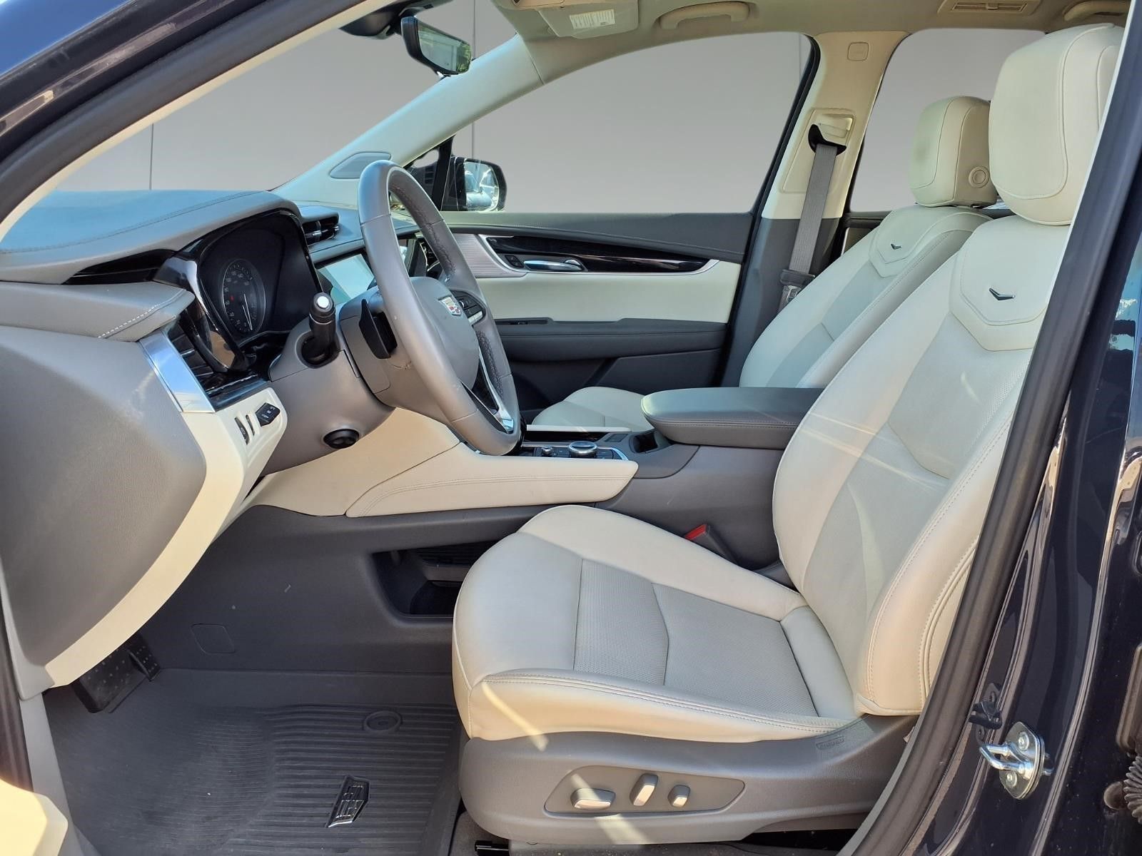 2025 Cadillac XT6 Premium Luxury Black at Classic Chevrolet Galveston
