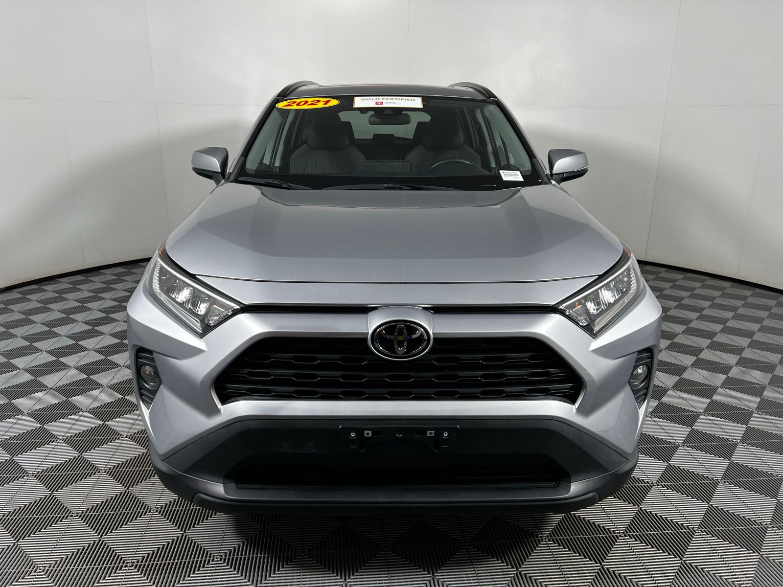 2021 Toyota RAV4 XLE 2