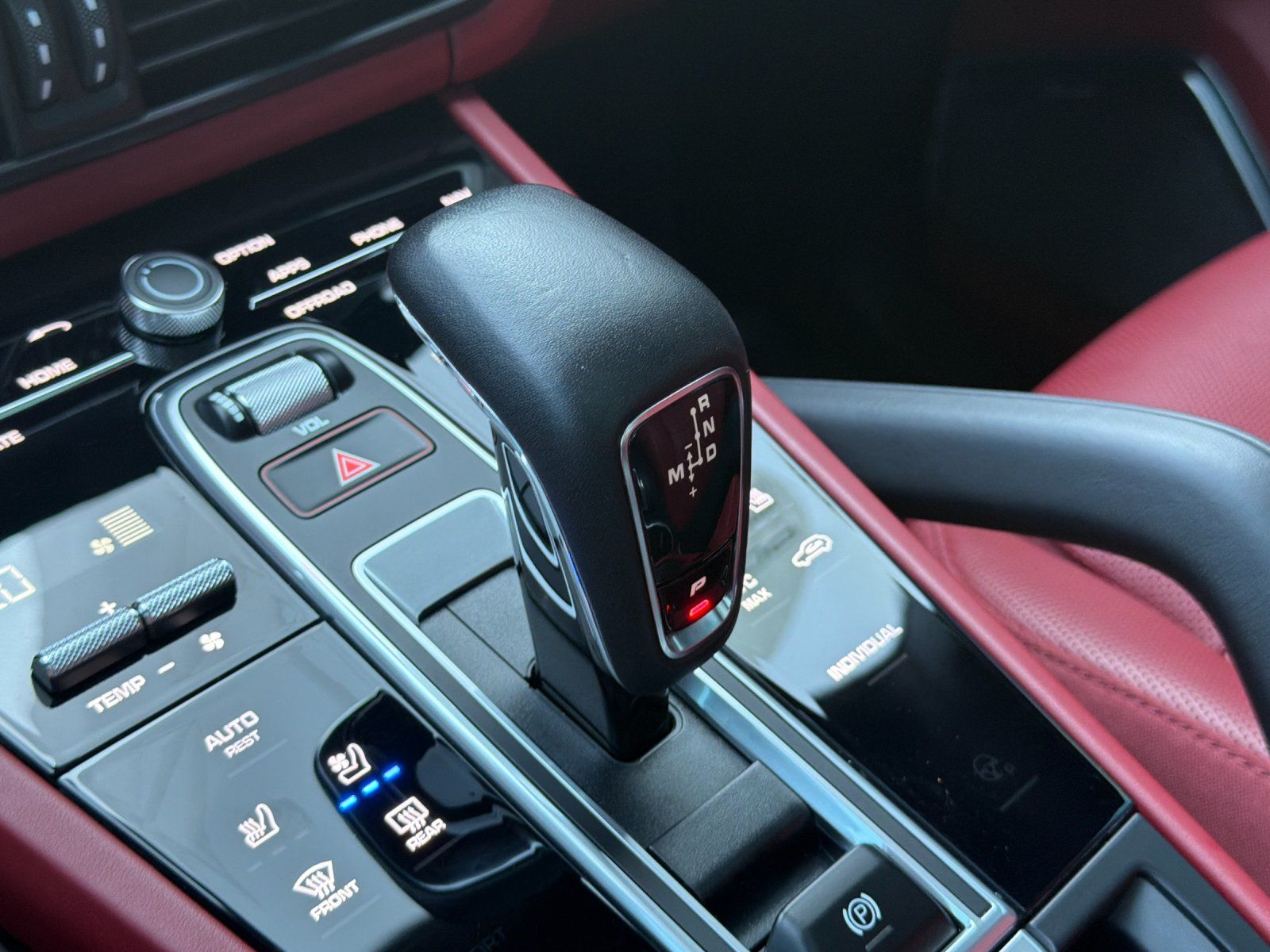 2023 Porsche Cayenne E-Hybrid Turbo S — full photo 22 of 30