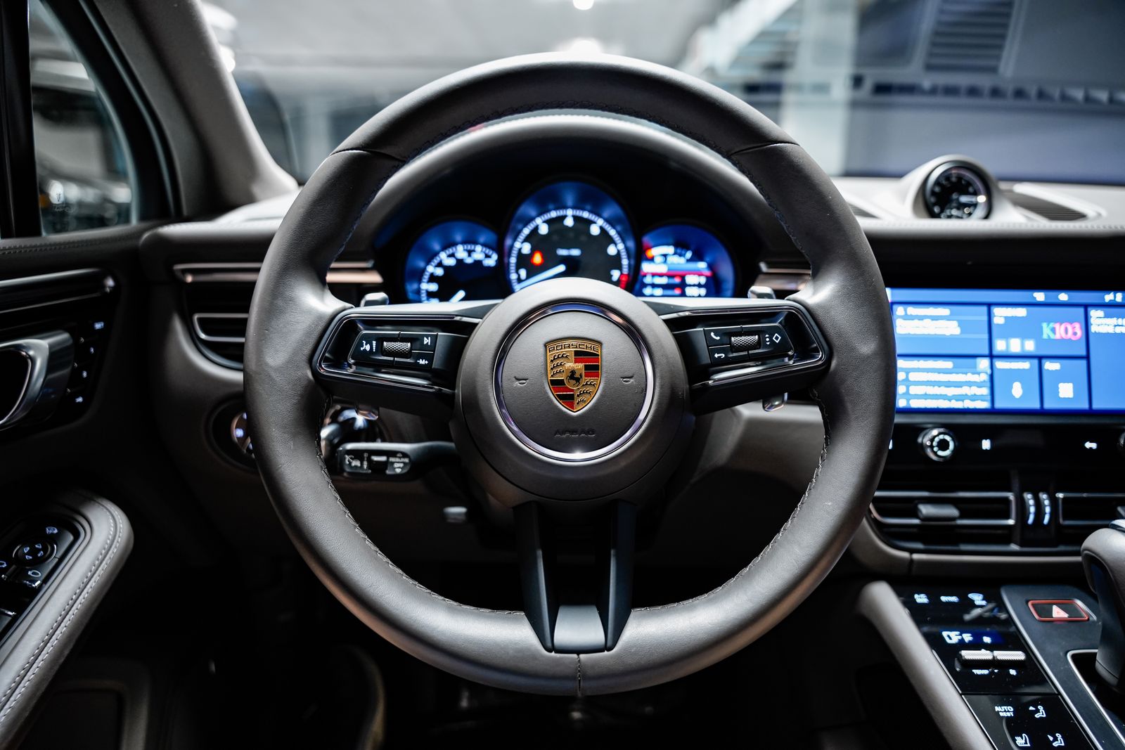 2024 Porsche Macan S — photo 10