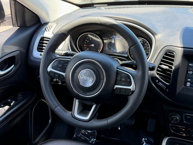 Used 2021 White Clearcoat Jeep Latitude image 17