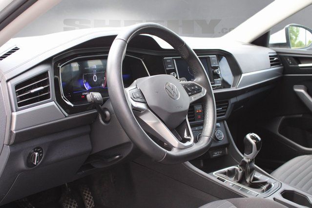 Used 2024 White Volkswagen 1.5T S image 3