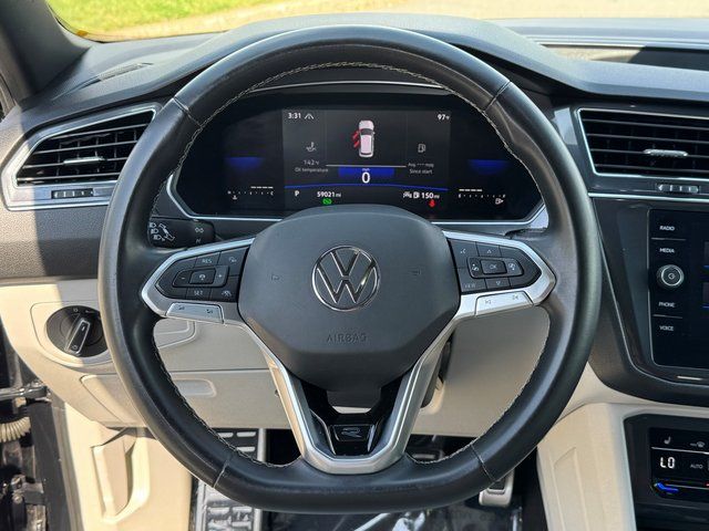 Used 2023 Black Volkswagen 2.0T SE R-Line Black image 15
