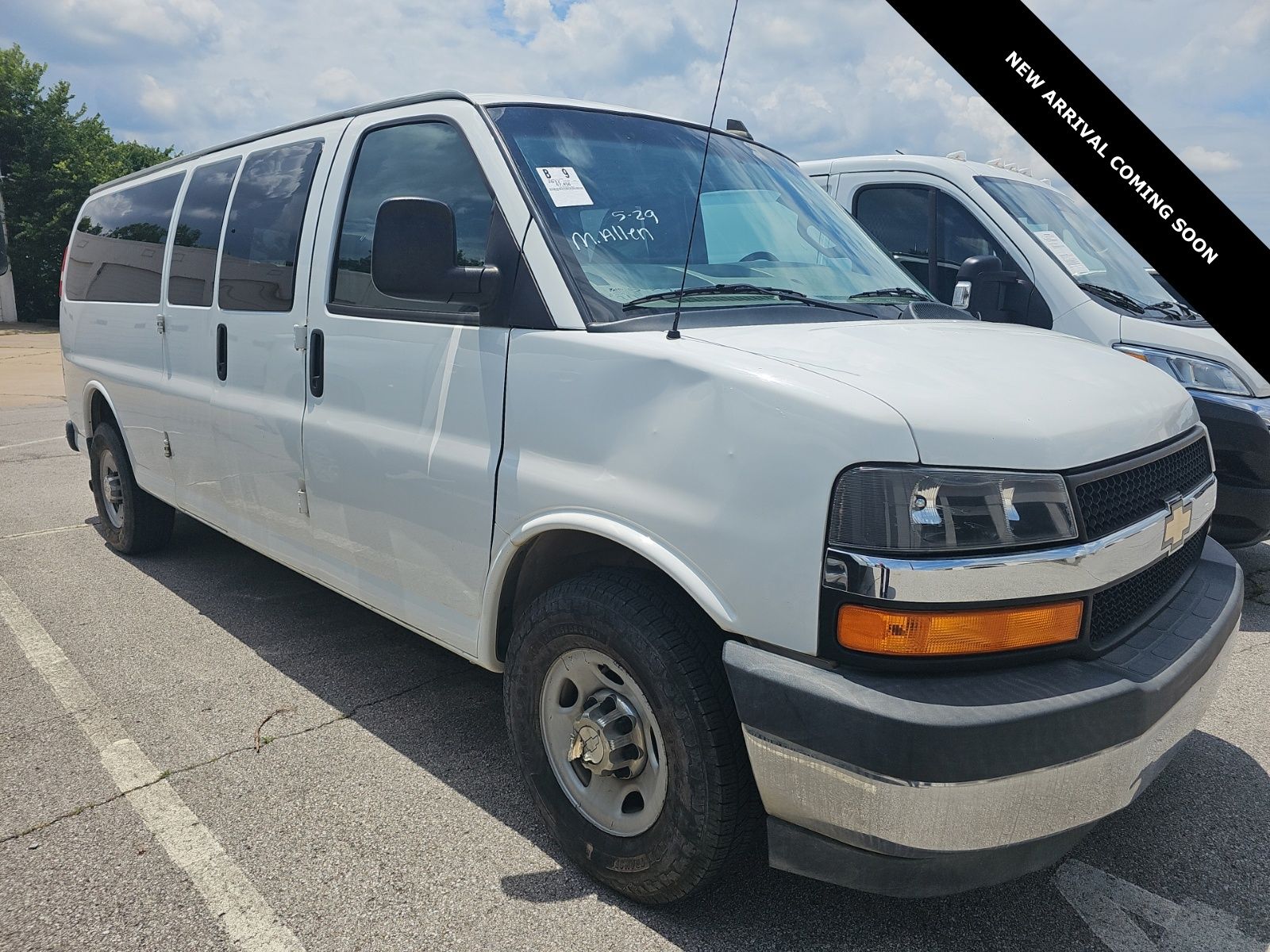 2017 Chevrolet Express 3500 LS Extended's photo