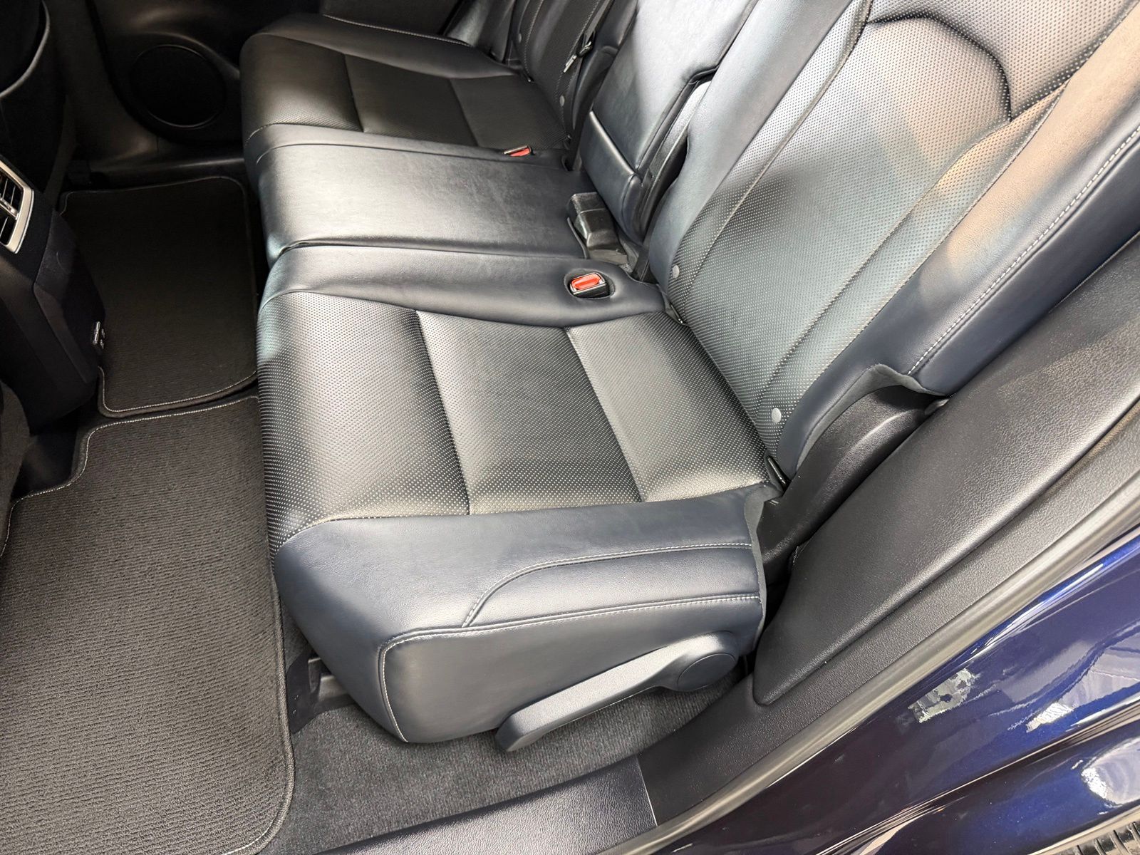 Used 2021  Lexus 350 image 35