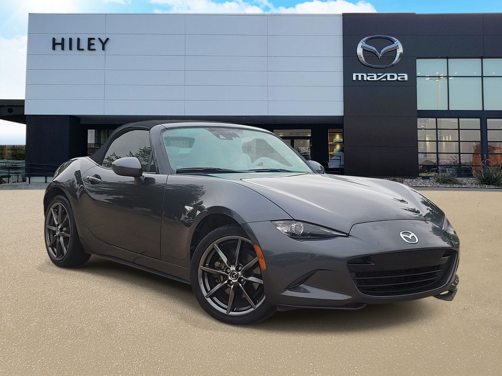 2017 Mazda MX-5 Miata Grand Touring's photo