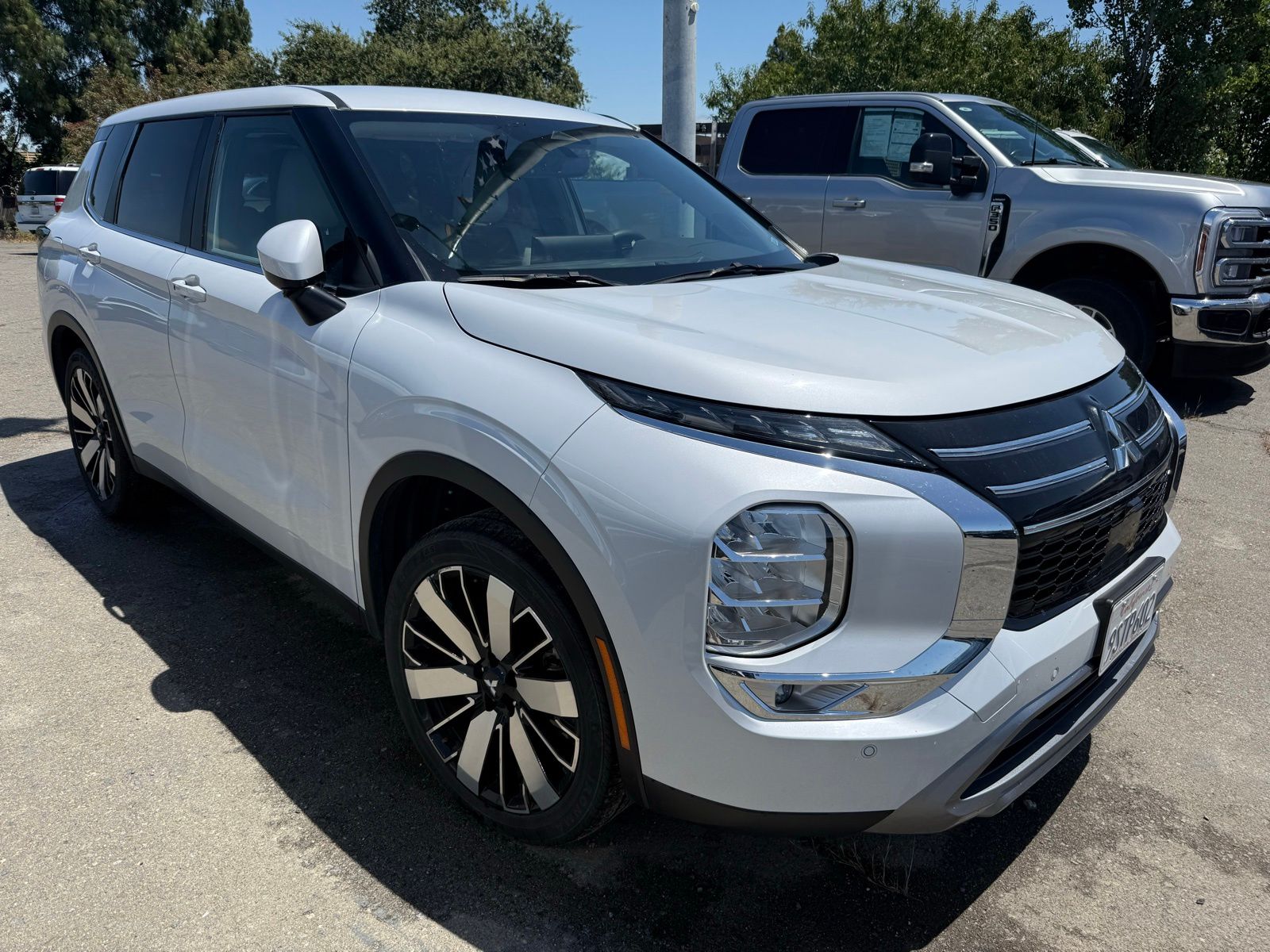 2025 Mitsubishi Outlander SE FWD SUV / Crossover Front-Wheel Drive Continuously Variable Transmission