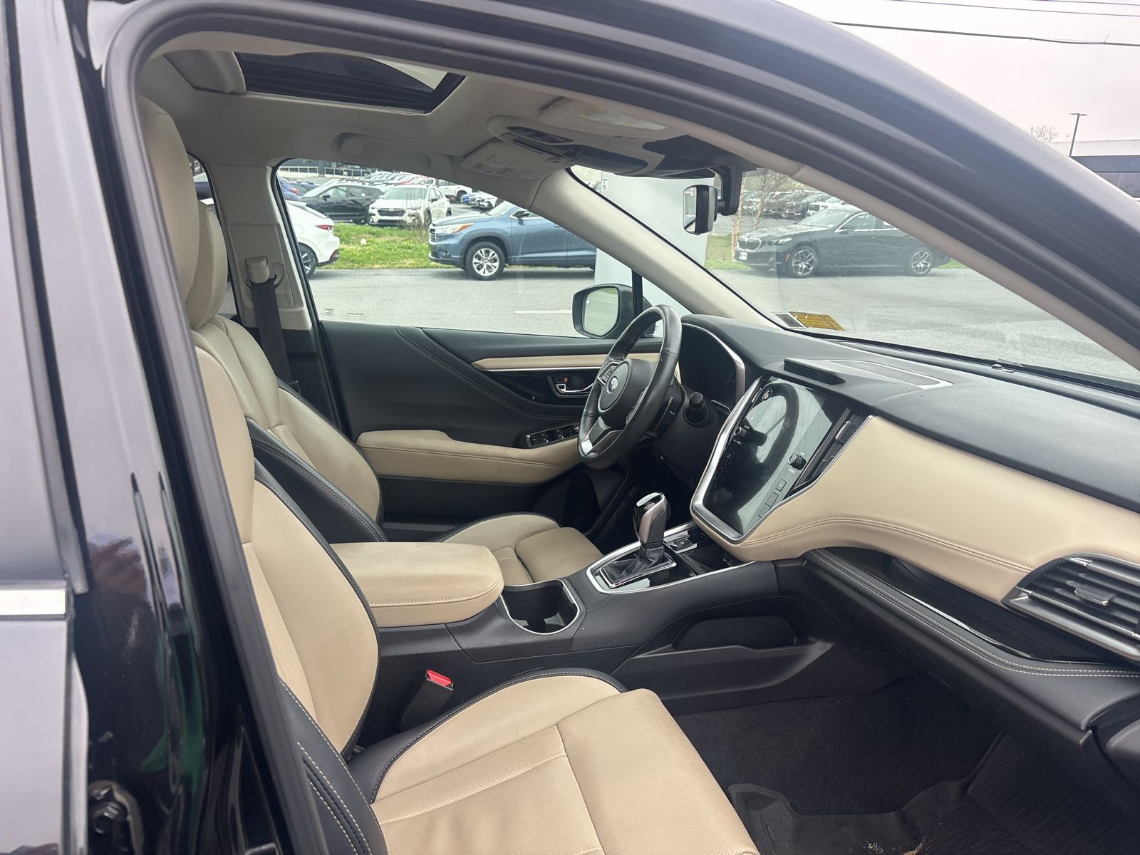 View vehicle photo 7