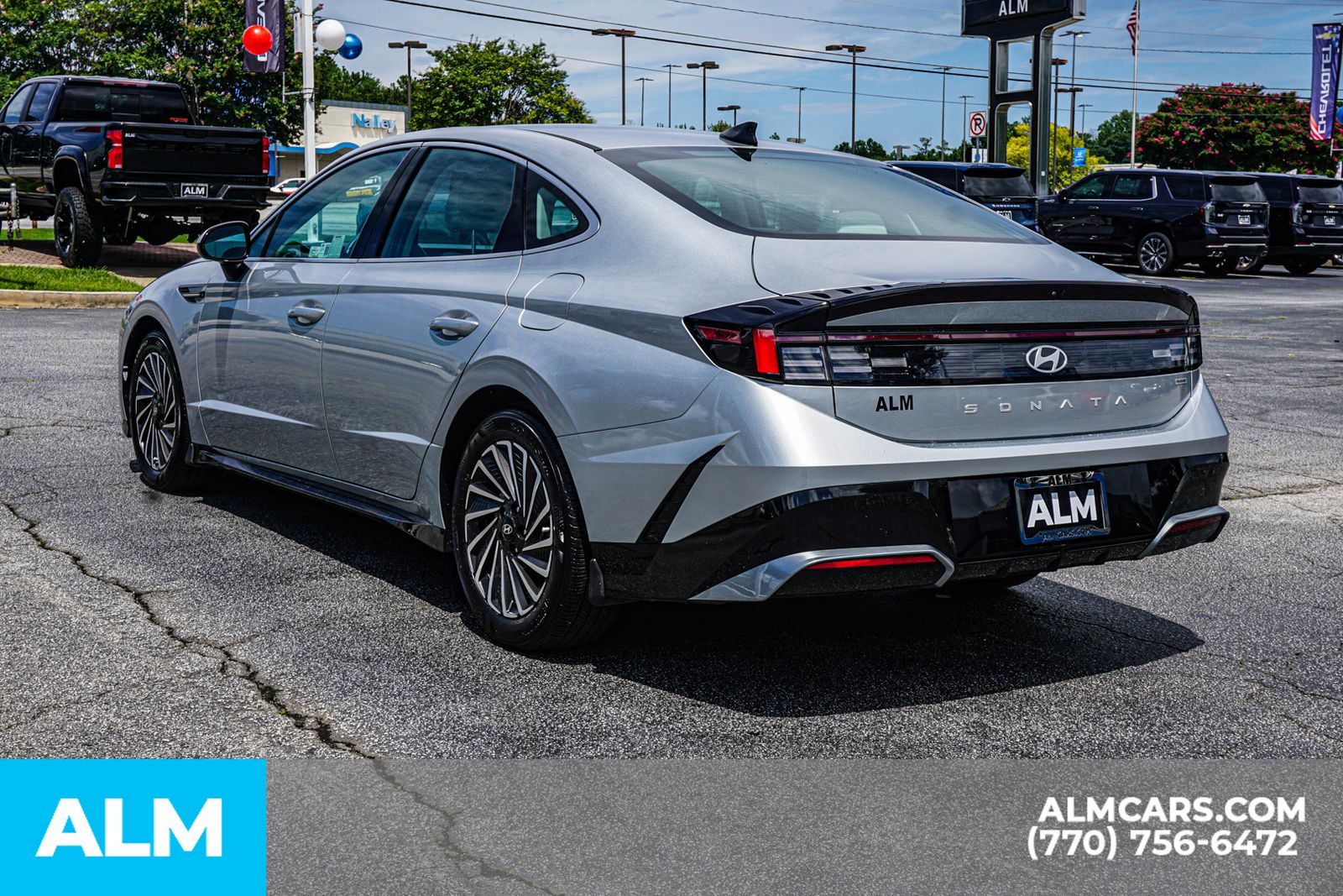 Used 2024 Silver Hyundai SEL image 7