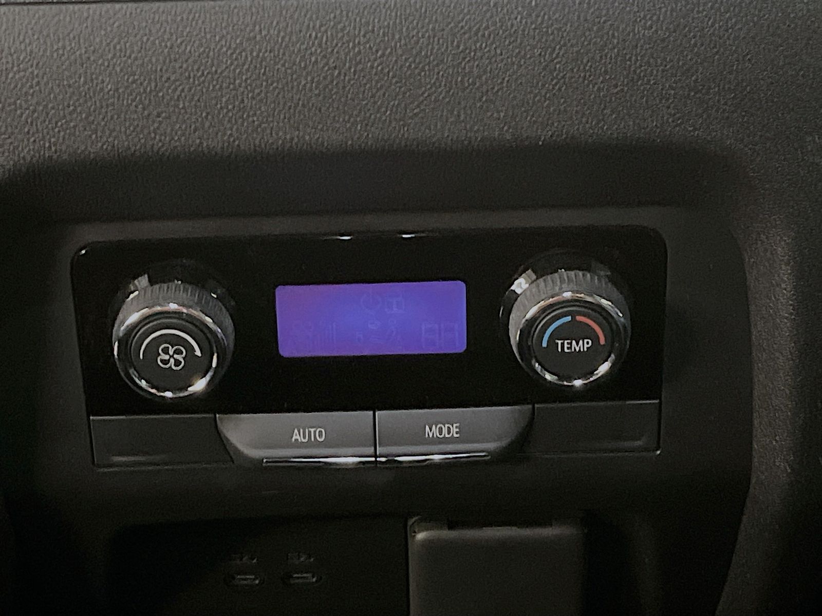 Used 2025 Black Chevrolet Z71 image 25