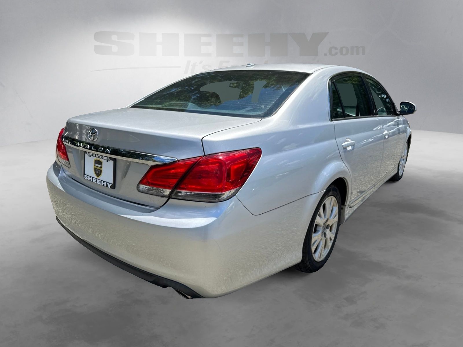 Used 2012 Classic Silver Metallic Toyota Base image 10