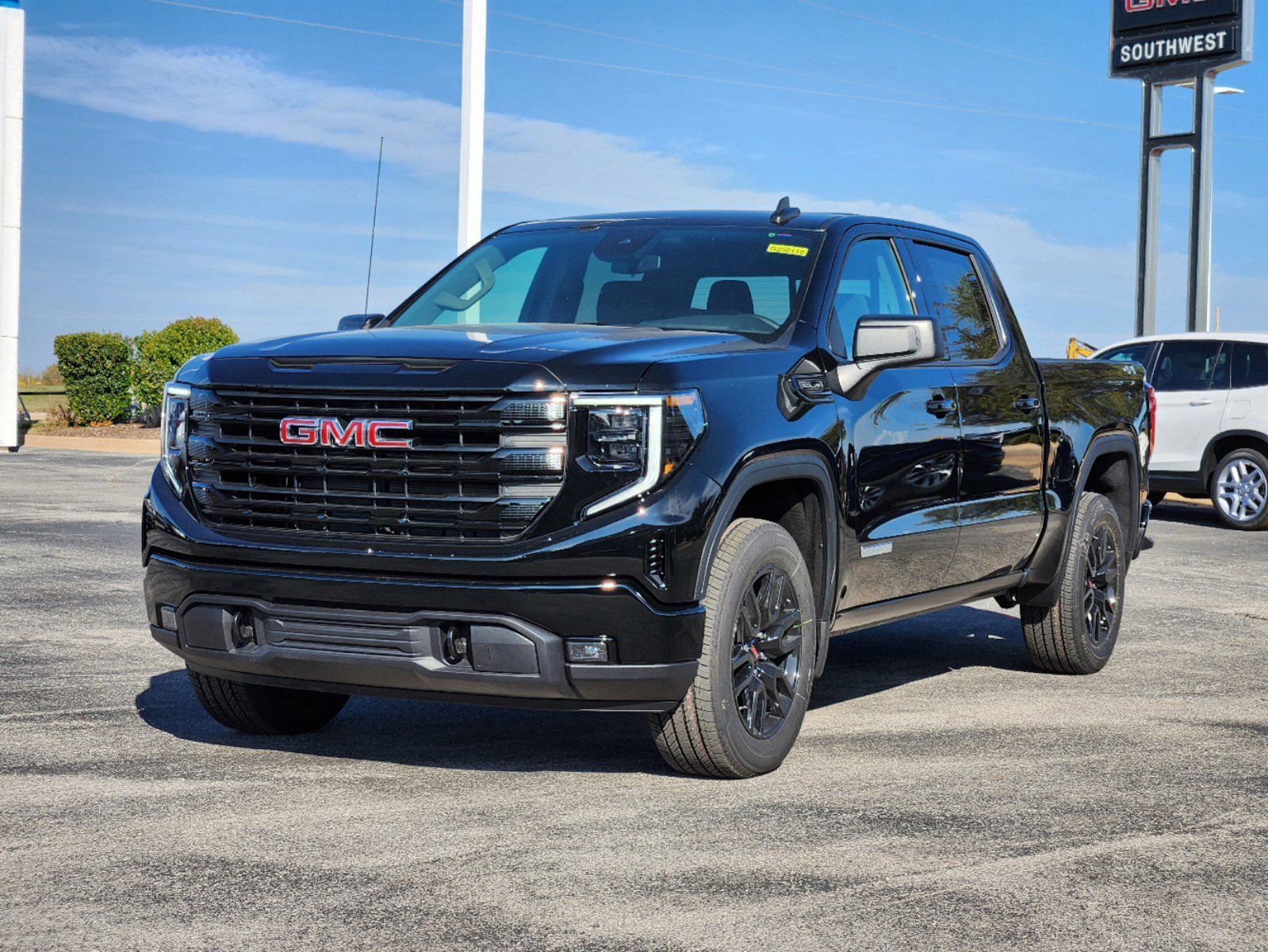 2025 GMC Sierra 1500 Elevation 2