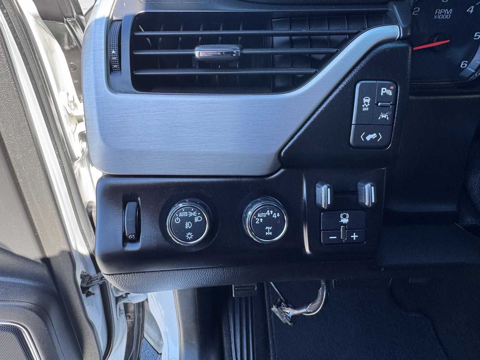 Used 2018 GMC Yukon XL SUV