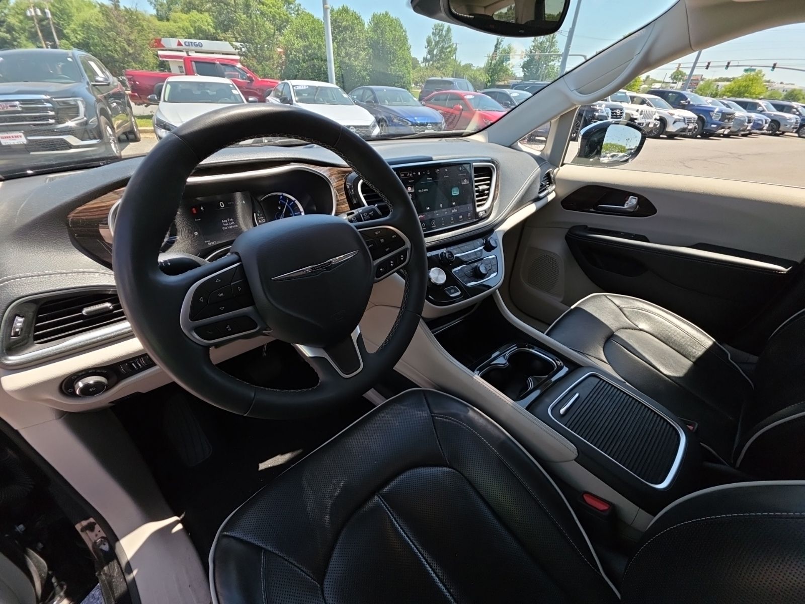 Used 2023 Black Chrysler Limited image 41