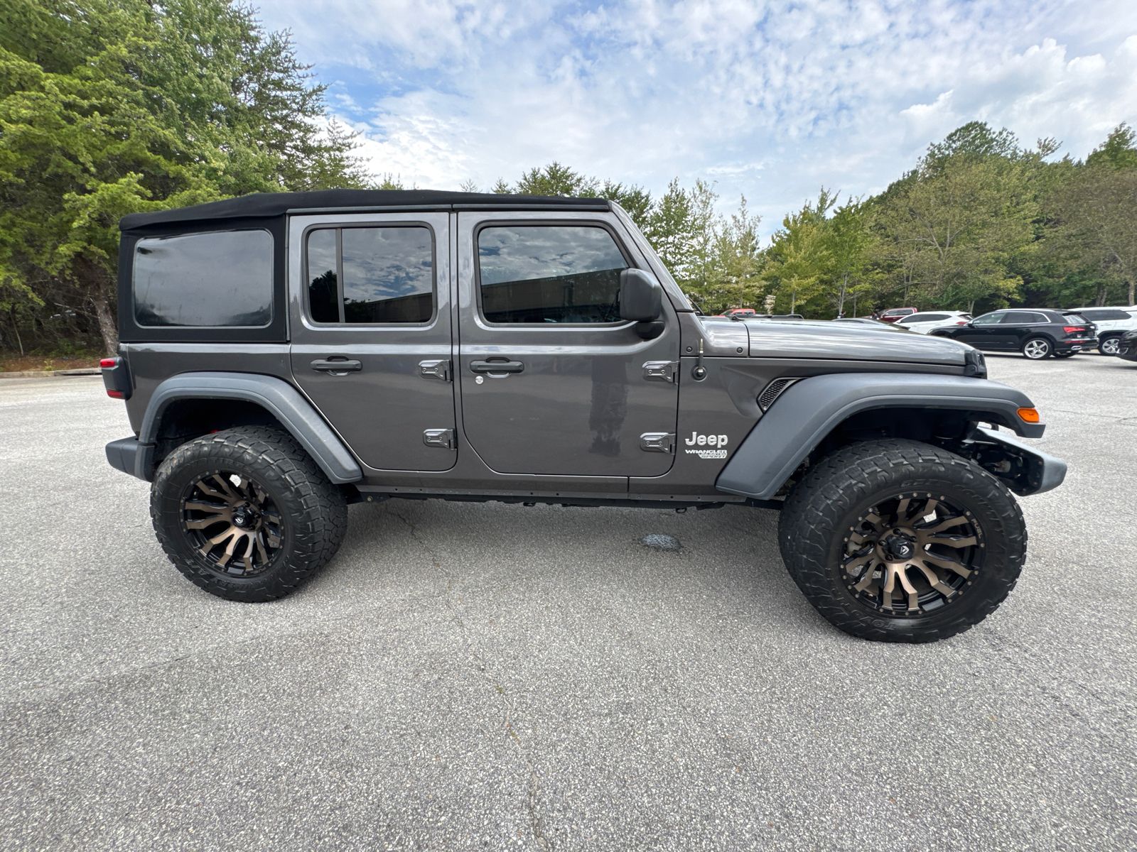 2019 Jeep Wrangler Unlimited Sport S photo 4