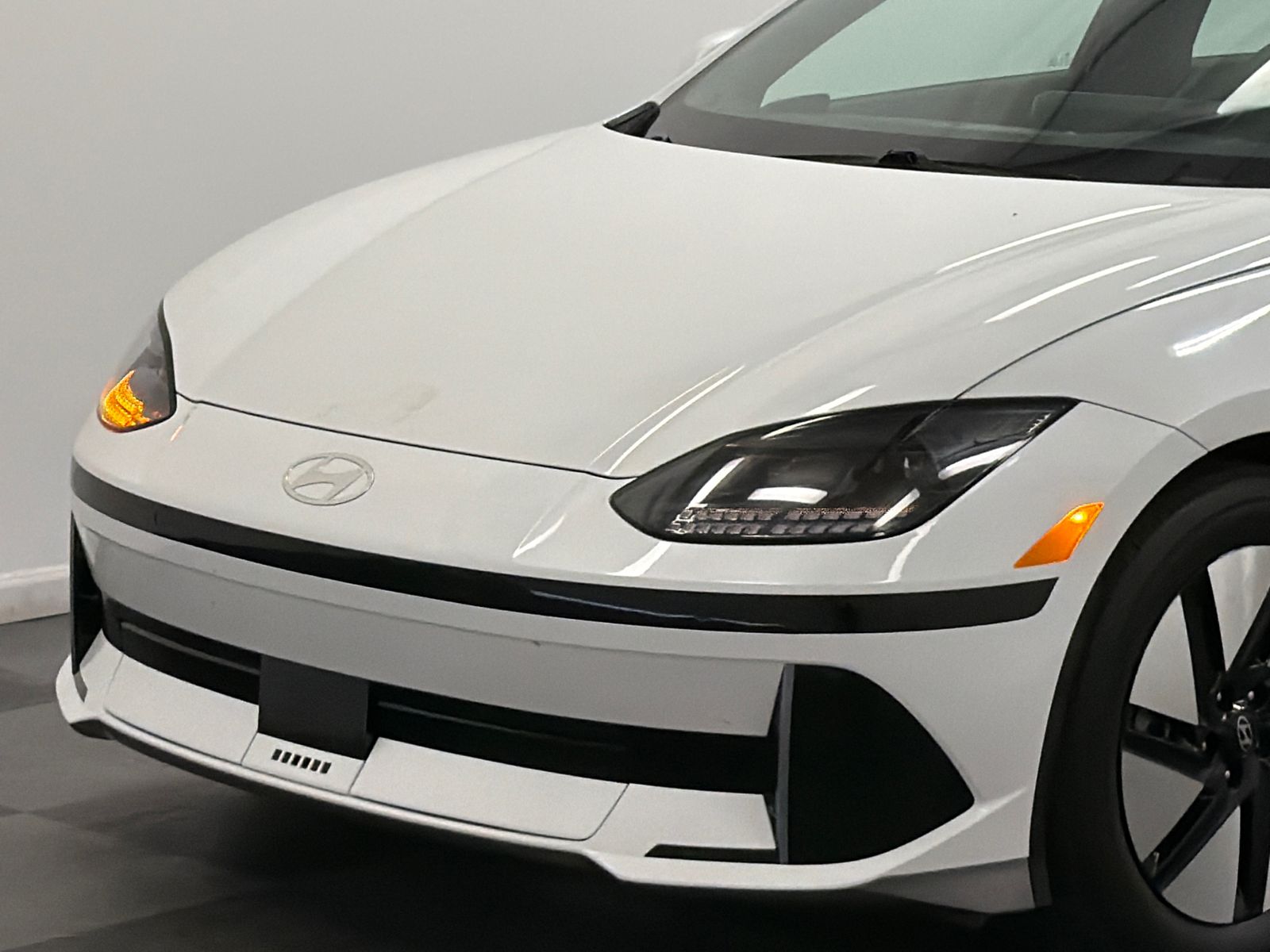 Used 2024 Hyundai IONIQ 6 SE with VIN KMHM24AA0RA070918 for sale in Silver Spring, MD