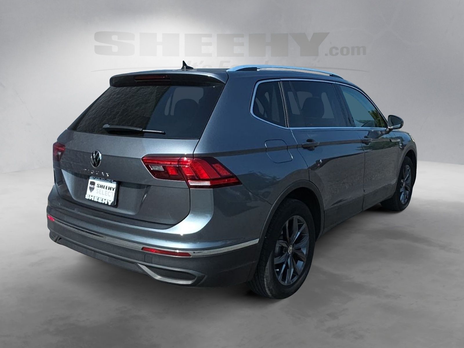 Used 2023 Gray Volkswagen 2.0T SE image 11