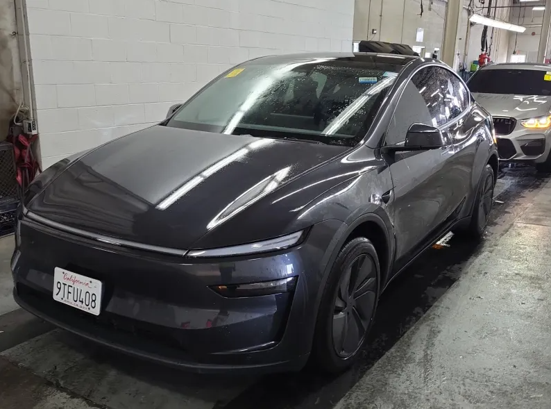 2026 Tesla Model Y Premium All-Wheel Drive's photo