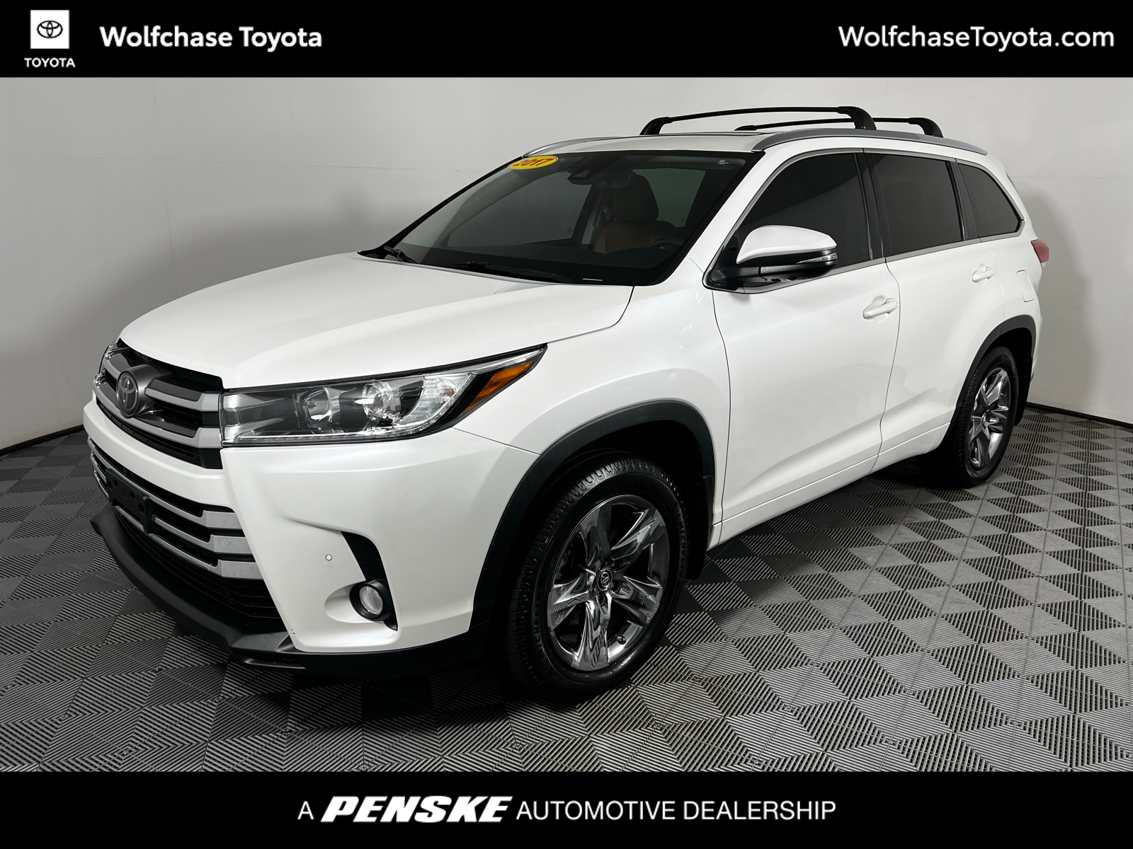 2017 Toyota Highlander Limited Platinum Hero Image