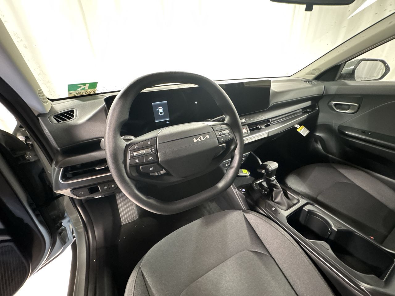 2025 Kia K4 LXS photo 11