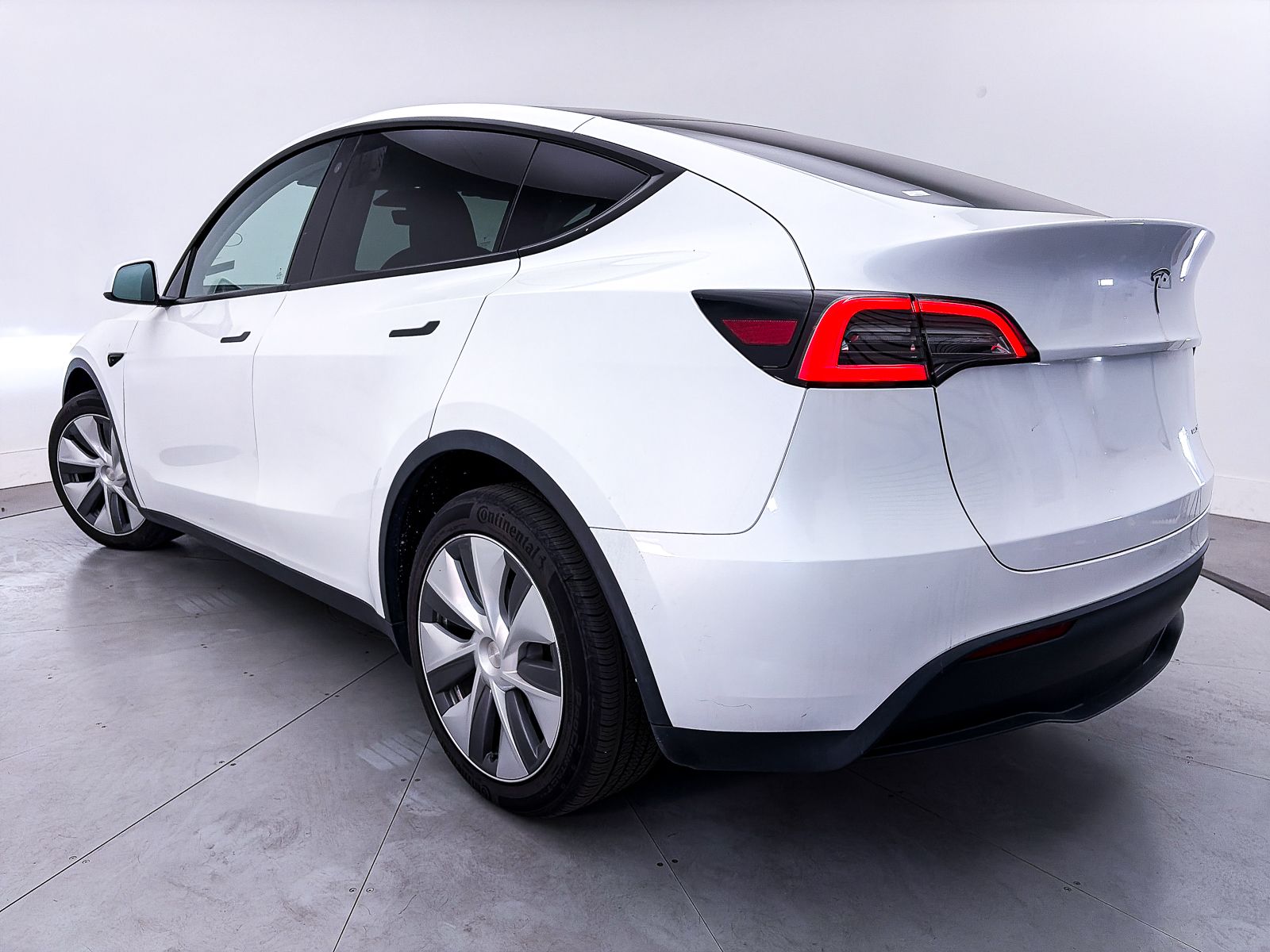 Used 2023 Tesla Model Y Long Range with VIN 7SAYGDEE1PA038925 for sale in Scottsdale, AZ