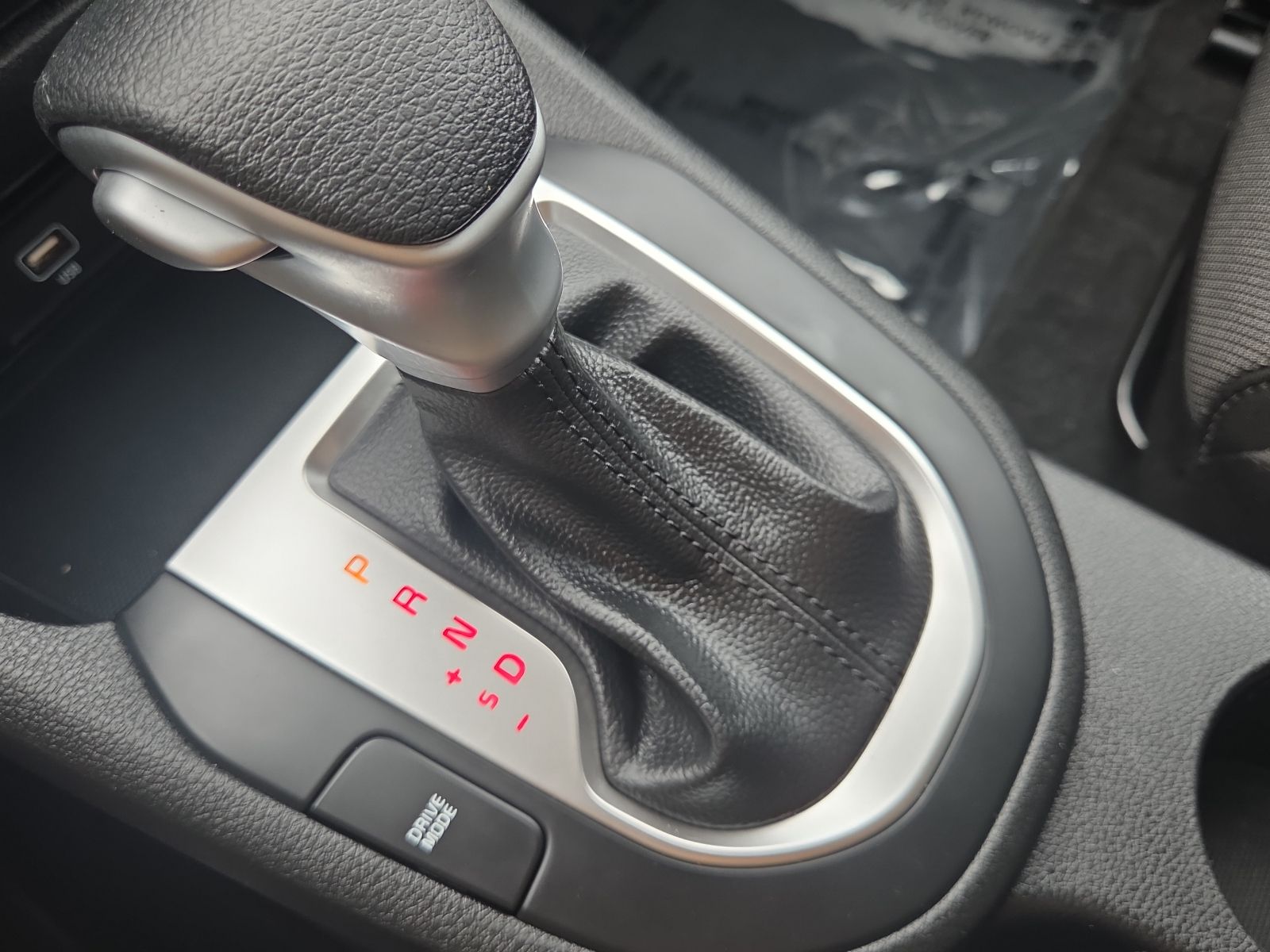 Used 2024 Black Kia LXS image 19