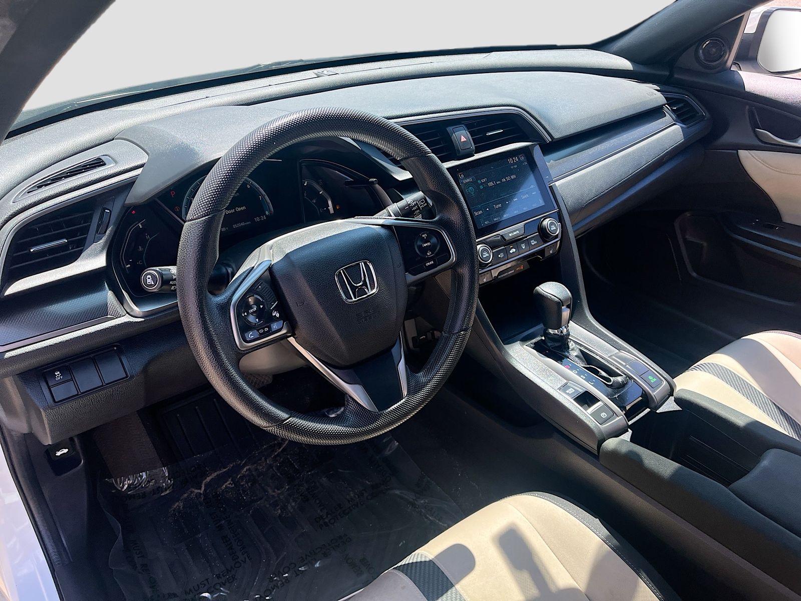 Used 2018  Honda EX image 9