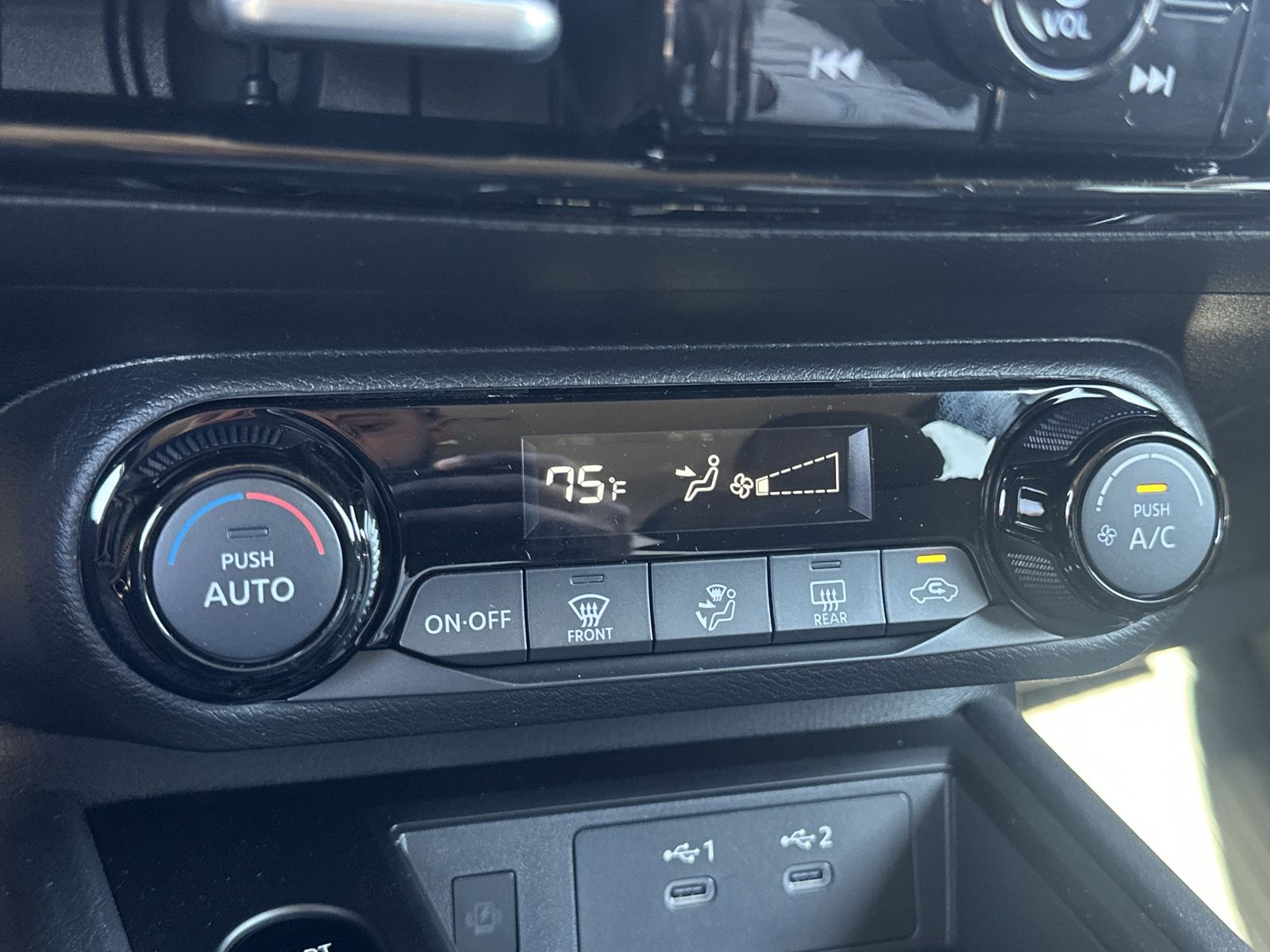 2026 Nissan Kicks SV photo 3