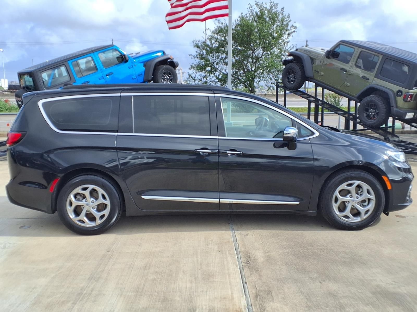 2023 Chrysler Pacifica Limited Black at Parkway Family Mazda