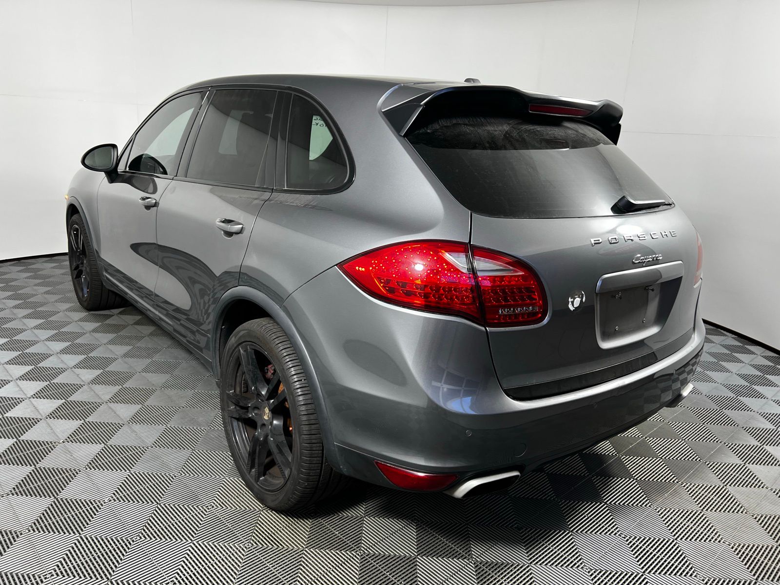 Thumbnail: 2012 Porsche Cayenne - 7
