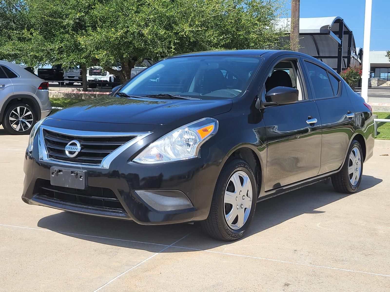 2019 Nissan Versa SV FWD