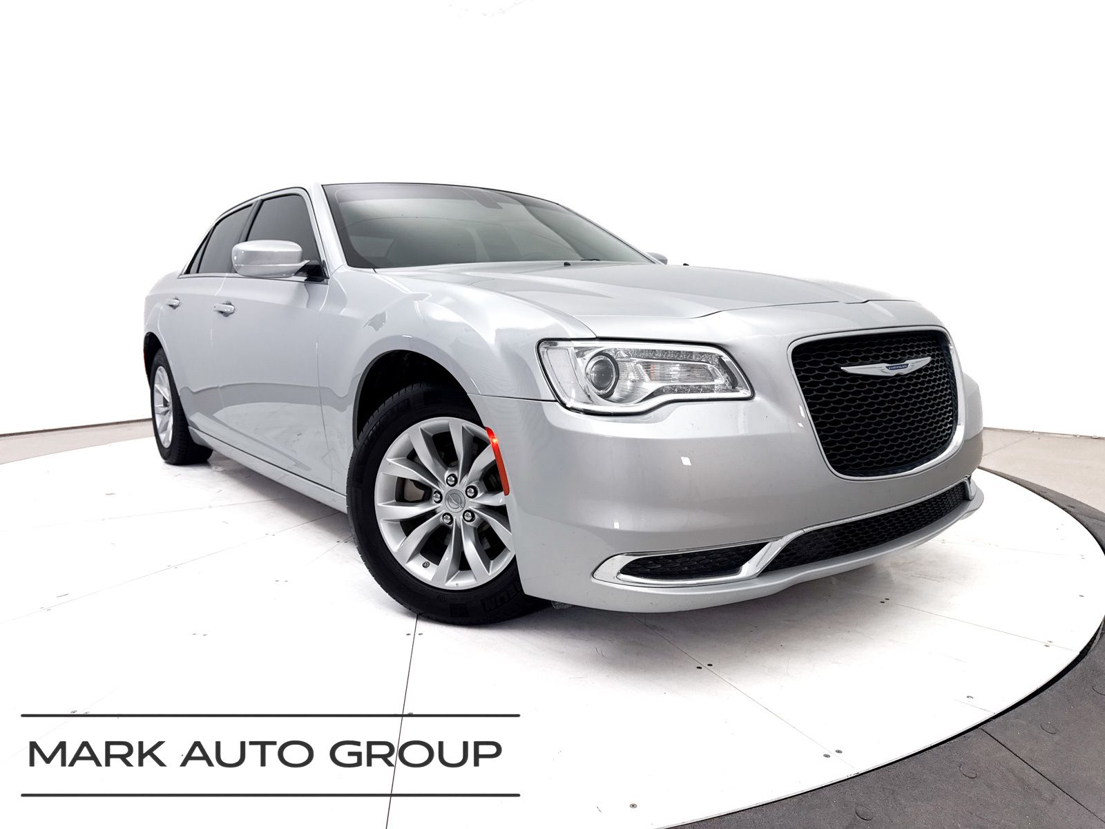 2023 Chrysler 300 Touring