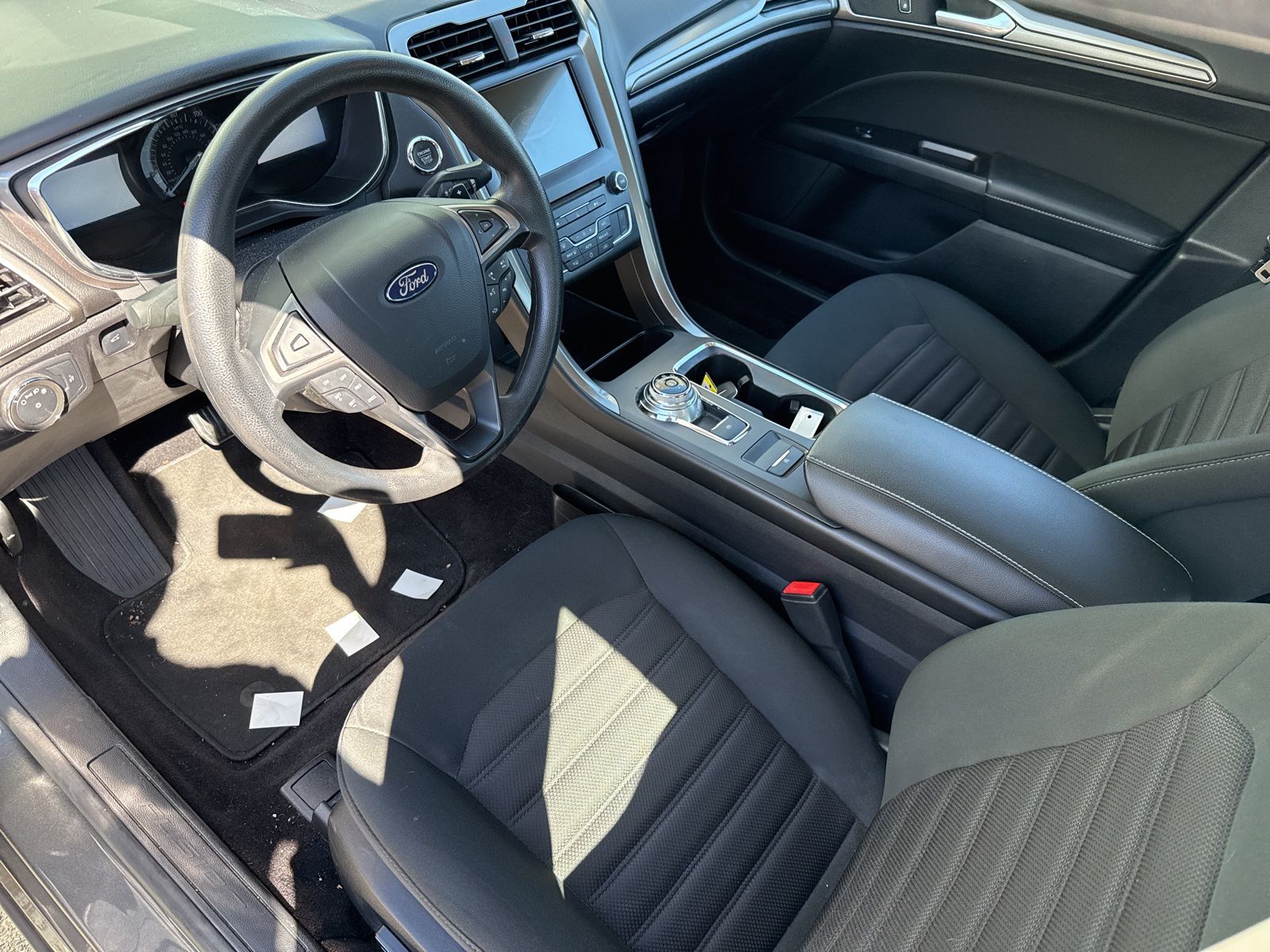 Used 2017 Gray Ford SE image 10