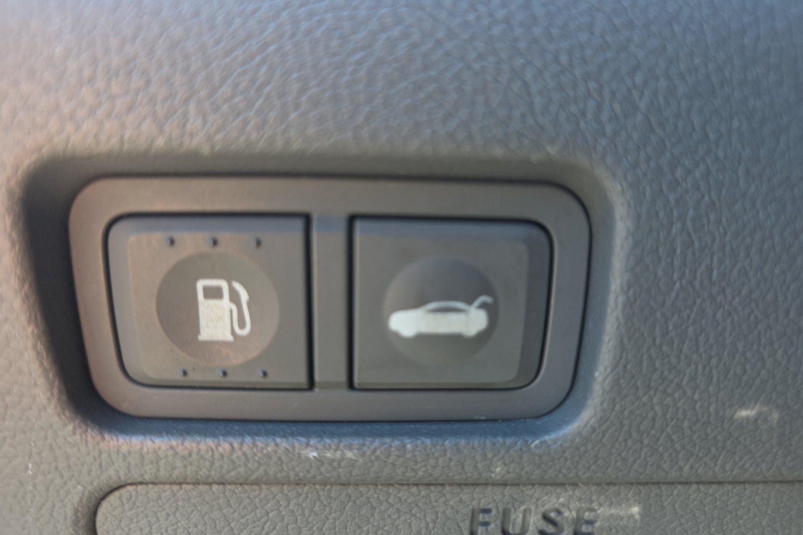 Used 2014 Black Hyundai Limited image 29
