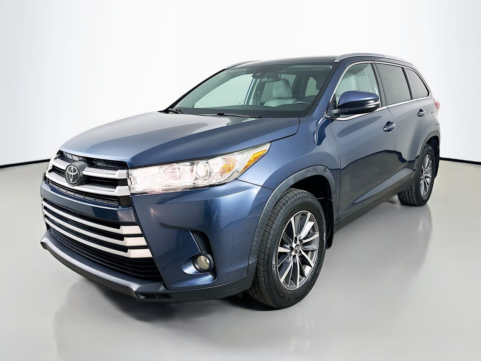 Shoreline Mist 2019 Toyota Highlander SUV / Crossover All-Wheel Drive 8-Speed Automatic