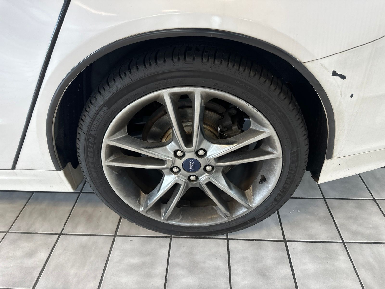 Used 2014 White Platinum Clearcoat Metallic Ford Titanium image 22