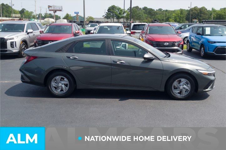 Certified Used 2026 Gray Hyundai SE image 4