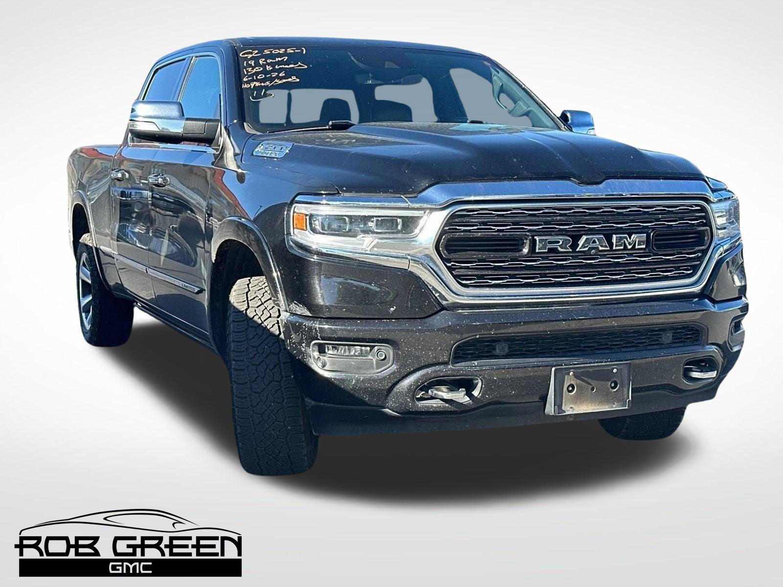 Diamond Black Crystal Pearlcoat 2019 RAM 1500 Pickup Truck Four-Wheel Drive 8-Speed Automatic