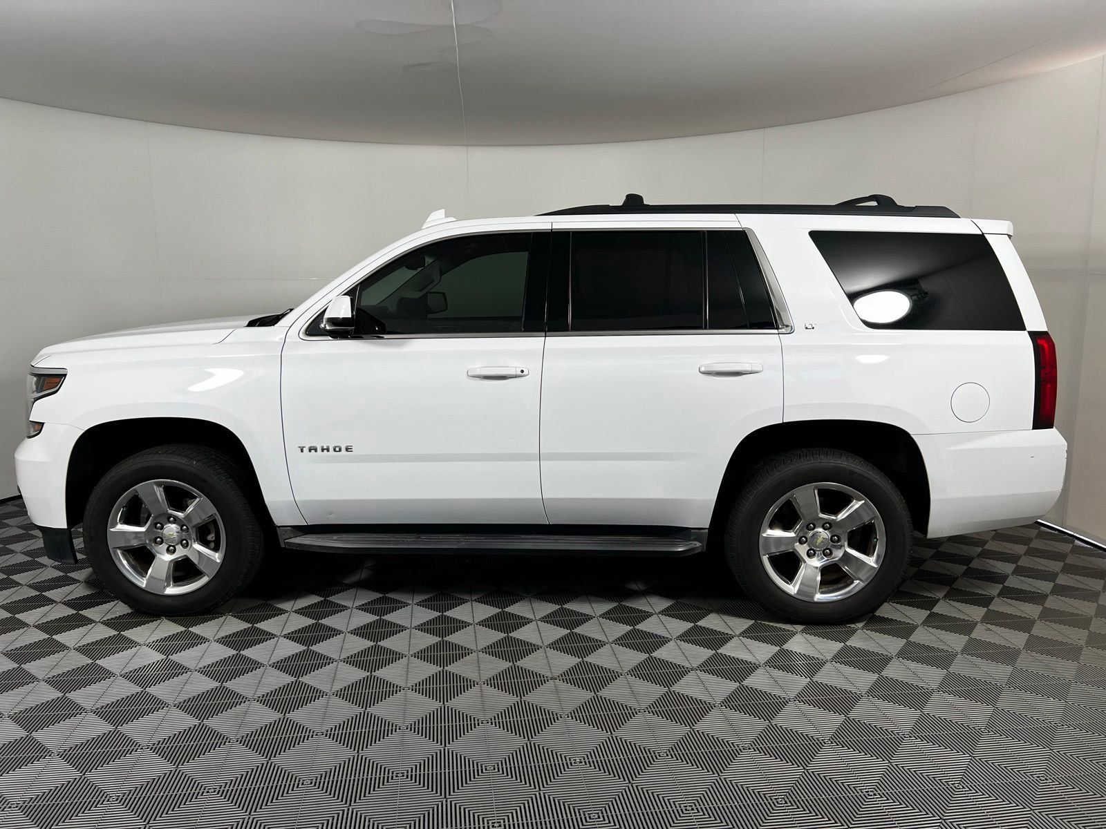Thumbnail: 2016 Chevrolet Tahoe - 8
