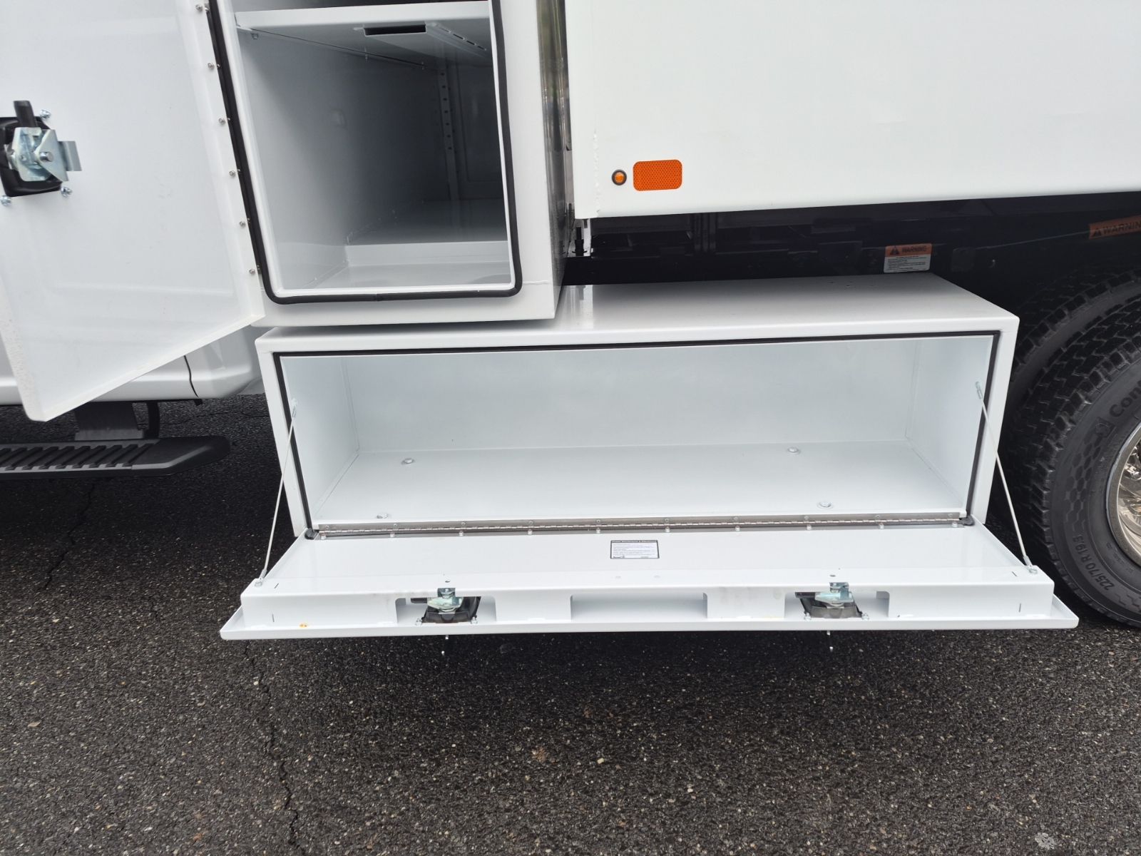 New 2026 Oxford White Ford XL CHIPPER image 29