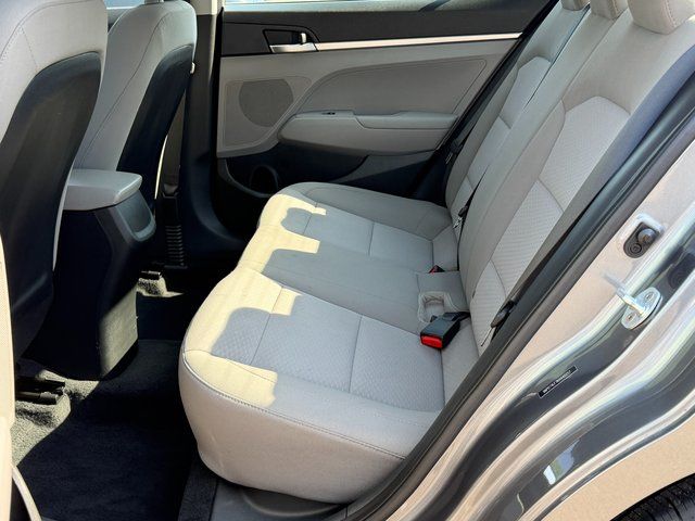 Used 2019 Machine Gray Hyundai SE image 7